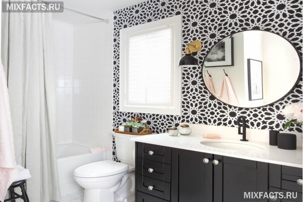 Ванная комната в черно-белом цвете