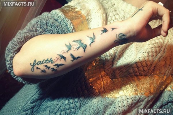 татуировки на руке и запястье