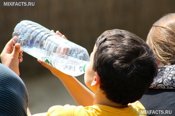 Все о воде для ребенка – какую и сколько давать? 
