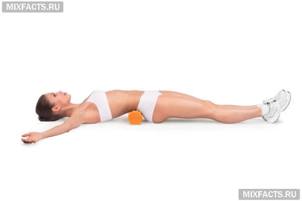 Валик для спины - упражнения для похудения и здоровья позвоночника