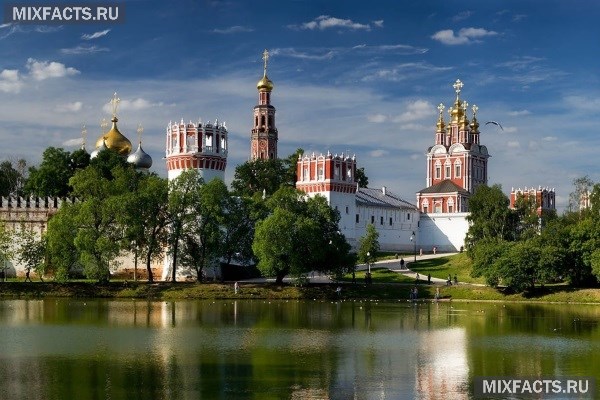 Знаменитые памятники архитектуры России