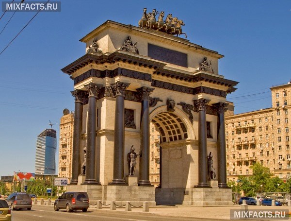 Знаменитые памятники архитектуры России