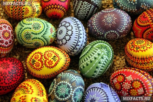 Почему на Пасху красят яйца?