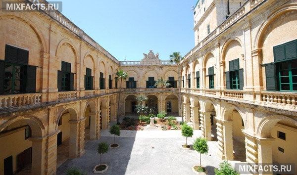 достопримечательности Мальты дворец Магистра