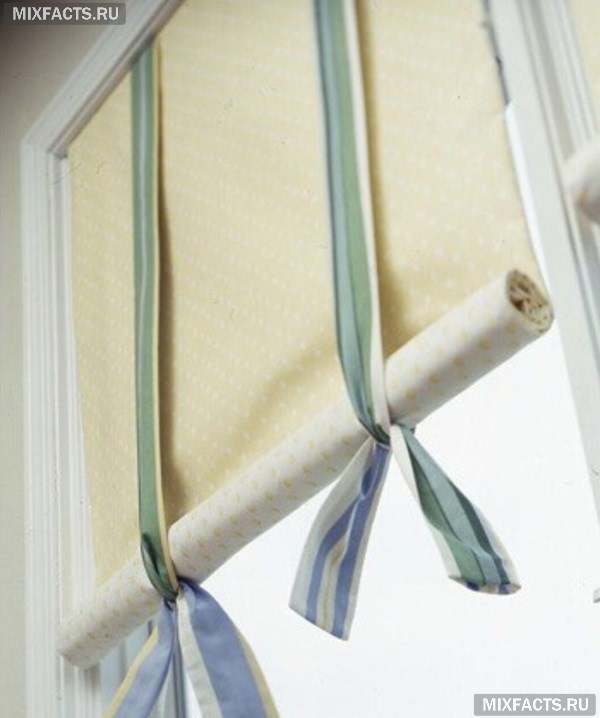 Как сделать рулонные шторы из ткани и обоев своими руками?