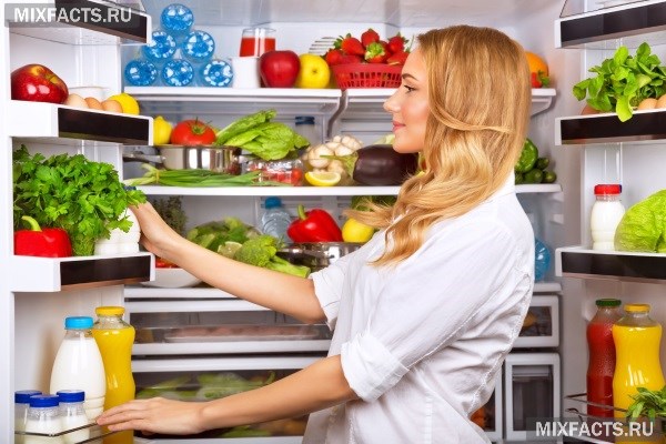 Как избавиться от запаха в холодильнике быстро в домашних условиях? 
