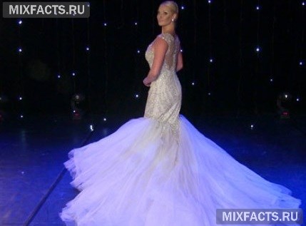 По словам Анастасии Волочковой, это платье подарил ей муж на день рождения