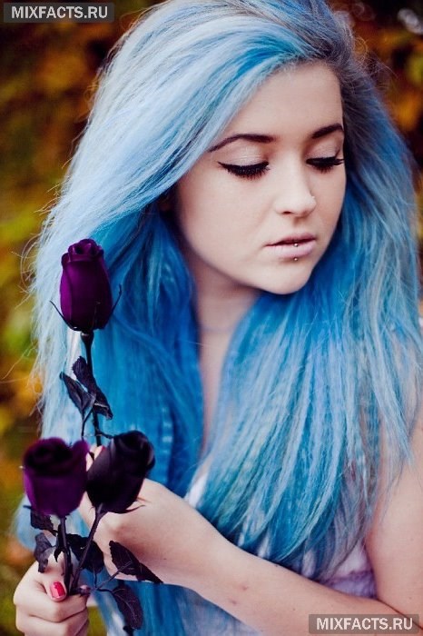 волосы голубого цвета