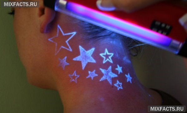 ультрафиолетовая неоновая татуировка