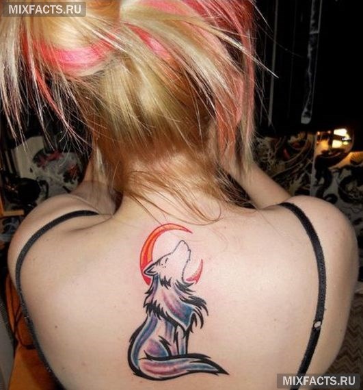 татуировка волка для девушки на спине
