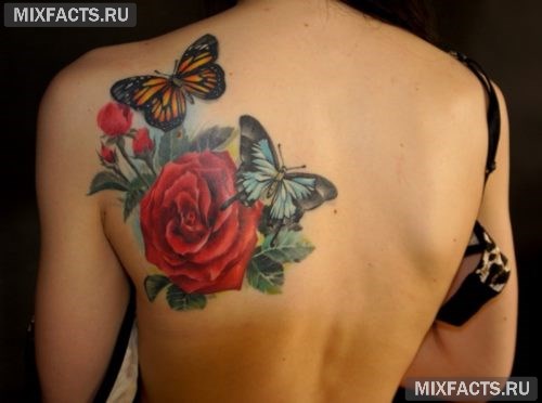 татуировка роза на лопатке