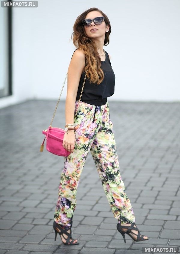 брюки с цветочным принтом